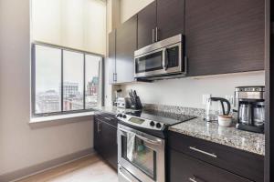 Gallery image of 2BR Distinguished Apartment Downtown w Gym in Baltimore +21 photos