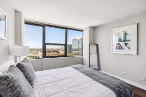 Photo de la galerie de l'établissement 2BR Modern South Loop Suite With Views & Gym, à Chicago