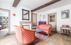 Χώρος καθιστικού στο Amazing Home In Dommartin-Le-Saint-Pèr