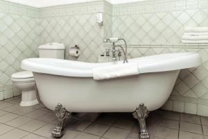 Łazienka w obiekcie Apartamenty Molus na Rynku Staromiejskim
