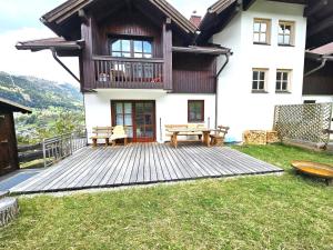 Ein allgemeiner Bergblick oder ein Berglick von der Ferienwohnung aus