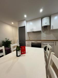 A kitchen or kitchenette at Apartamento Oasis Mediterráneo