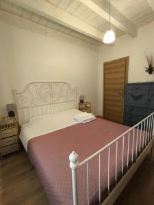 Postel nebo postele na pokoji v ubytování Dafnis Apartment Corfu Town