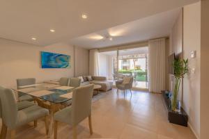 Setusvæði á Ground Floor 2BR Apt in Mangroovy, Pool & Beach