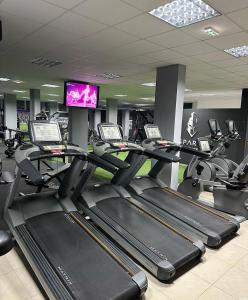 The fitness centre and/or fitness facilities at Beta House Apartments