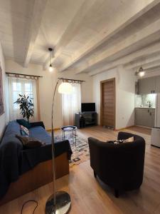 TV a/nebo společenská místnost v ubytování Dafnis Apartment Corfu Town