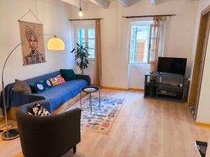 TV a/nebo společenská místnost v ubytování Dafnis Apartment Corfu Town