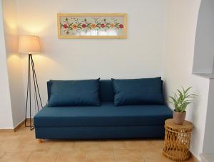 Gallery image of Vori`s blue door country house in Vóroi