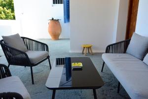 Posezení v ubytování Vori`s blue door country house