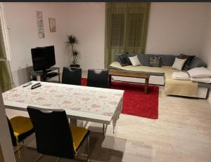 Μια τηλεόραση ή/και κέντρο ψυχαγωγίας στο Sun house Kumbor