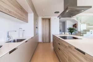 Kép LUXURY PENTHOUSE MARBELLA WIFI POOLS NETFLIX GOLF szállásáról Benahavísban a galériában