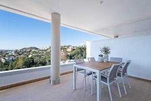 Kép LUXURY PENTHOUSE MARBELLA WIFI POOLS NETFLIX GOLF szállásáról Benahavísban a galériában