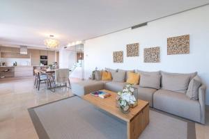 Kép LUXURY PENTHOUSE MARBELLA WIFI POOLS NETFLIX GOLF szállásáról Benahavísban a galériában