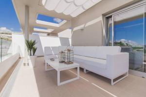 Kép LUXURY PENTHOUSE MARBELLA WIFI POOLS NETFLIX GOLF szállásáról Benahavísban a galériában