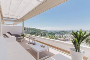 Kép LUXURY PENTHOUSE MARBELLA WIFI POOLS NETFLIX GOLF szállásáról Benahavísban a galériában