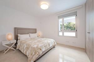 Kép LUXURY PENTHOUSE MARBELLA WIFI POOLS NETFLIX GOLF szállásáról Benahavísban a galériában