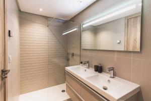 Kép LUXURY PENTHOUSE MARBELLA WIFI POOLS NETFLIX GOLF szállásáról Benahavísban a galériában