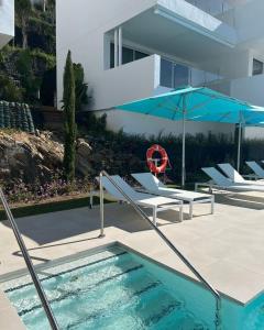 Basen w obiekcie Palo Alto Apartment Indoor Pool Gym View Wifi Parking lub w pobliżu