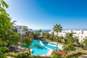 Bazén v ubytování Resort Marbella Pools Family Golf Wifi Children nebo v jeho okolí