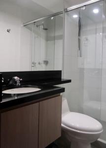 Ванная комната в 3 Bed apartment, near El Dorado Airport