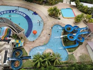 Bazén v ubytování MySuite Studio Apartment Melaka Waterpark Resort Free Tickets nebo v jeho okolí