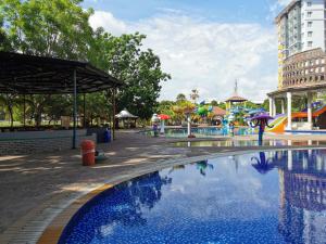Bazén v ubytování MySuite Studio Apartment Melaka Waterpark Resort Free Tickets nebo v jeho okolí