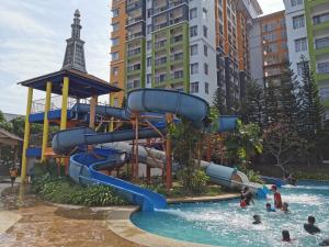Bazén v ubytování MySuite Studio Apartment Melaka Waterpark Resort Free Tickets nebo v jeho okolí