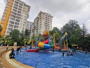 Bazén v ubytování MySuite Studio Apartment Melaka Waterpark Resort Free Tickets nebo v jeho okolí