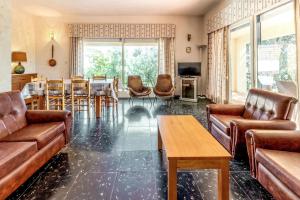 TV a/nebo společenská místnost v ubytování Grifeu 14 Apartamento con terraza y jardín