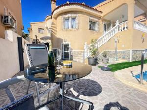 Kép Traditional 3 bedroom Villa with Pool CQ22 szállásáról Ciudad Quesadában a galériában