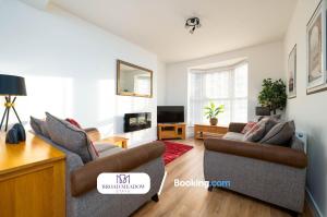 Ruang duduk di Heart of City, 3 Bed House By Broad Meadow Stays Short Lets and Serviced Accommodation Lincoln With Free Wi-Fi