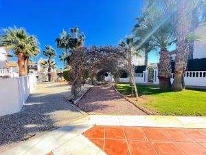 A garden outside Lovely 3 Bedroom Villa with Com Pool LD502