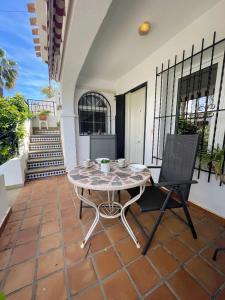 Balkon lub taras w obiekcie Botanical 2 Bedroom Bungalow with Com Pool VM33