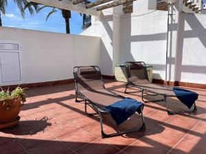 Balkon lub taras w obiekcie Botanical 2 Bedroom Bungalow with Com Pool VM33