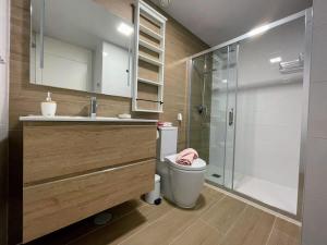 Łazienka w obiekcie Modern 2 Bed Apartment with Com pool VM31