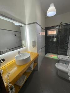 Kúpeľňa v ubytovaní Dante Rooms