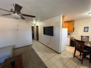 A television and/or entertainment centre at 2BR 1Bath Downstairs Apartment near Fort Sill