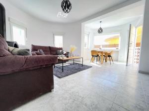Fotografie z fotogalerie ubytování Modernized 3 Bed Villa with Pool Lf16 v destinaci Orihuela