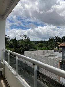 uma vista da varanda de uma casa em Hotel Santa Clara em Belém