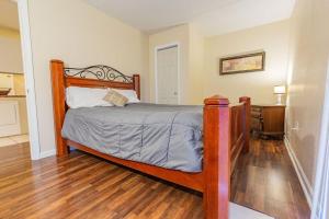 2-bed, 1-bath apartment near I-24, Great location客房内的一张或多张床位