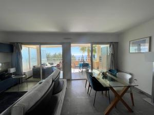 Posezení v ubytování Appartement 2 pièces vue mer proche Monaco
