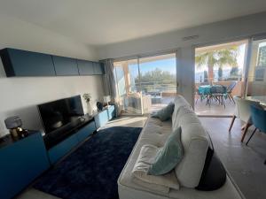 Posezení v ubytování Appartement 2 pièces vue mer proche Monaco
