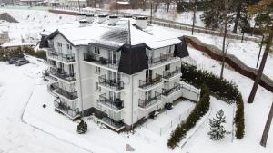 Obiekt Apartament NavyBlue z widokiem na góry zimą