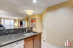MGM Signature-15-620 1Br 2Ba Balcony Suite