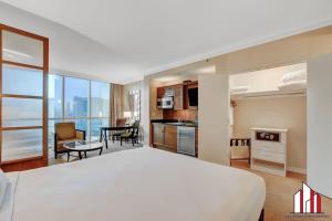 MGM Signature-20-609 Strip View Jacuzzi Studio