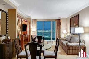 Galeriebild der Unterkunft MGM Signature-19-802 1Br 2Ba F1 Pits View Balcony in Las Vegas