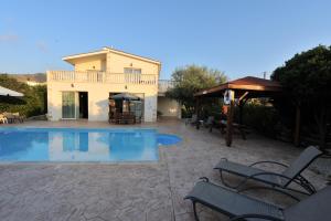 Bazén v ubytování Jaime Villa Cyprus nebo v jeho okolí