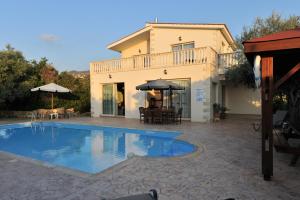 Bazén v ubytování Jaime Villa Cyprus nebo v jeho okolí