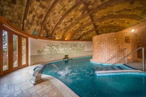 Bazén v ubytování Hotel Piroska nebo v jeho okolí