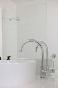 Ένα μπάνιο στο City Comfort: Near Hospital & City with Parking